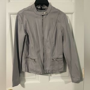 Baccini grey jacket size small petite. Shell 100% polyurethane. Fully lined.